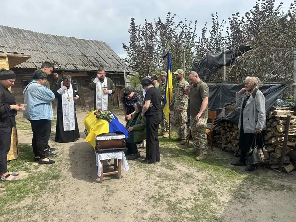 Загинув на Харківщині: на Волині попрощалися з воїном Андрієм Вересом (фото)