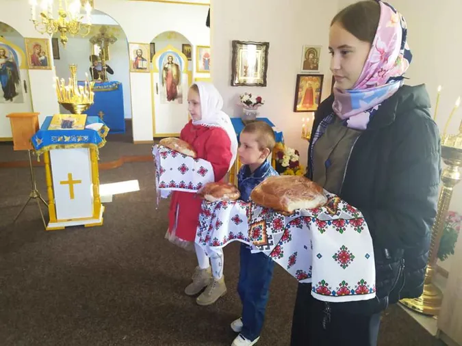 На Волині громада «московського патріархату» після «вигнання» облаштувала собі храм (фото)