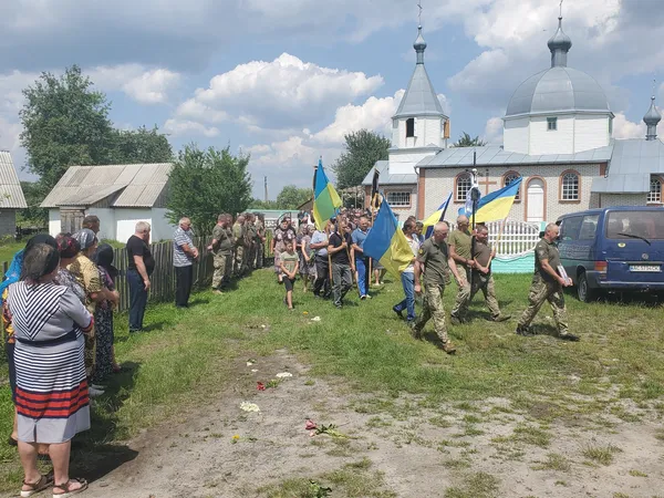 Загинув на Луганщині: на Волині попрощалися з Героєм Віталієм Пилипчуком (фото)