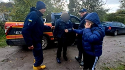 Пробув добу в лісі: волинські рятувальники розшукали 77-річного чоловіка (фото)