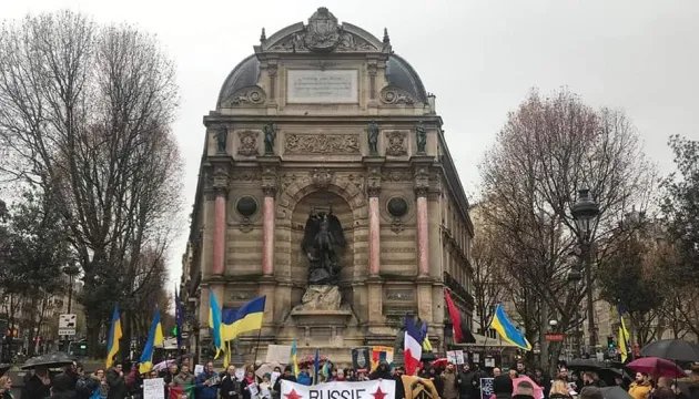 У Парижі відбулася акція на підтримку України (фото)