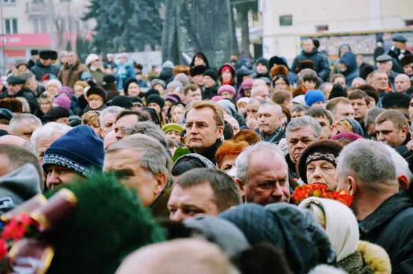 Такого, як він, більше не буде: Луцьк попрощався зі своїм мером (фото)