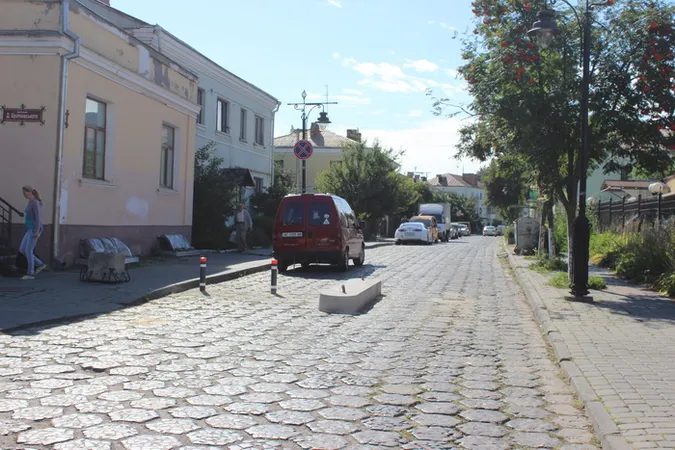 Незабаром за паркування в Старому місті доведеться платити 