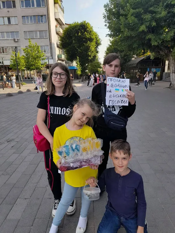 Гроші, печиво та тролінг русні у TikTok: як луцькі діти допомагають ЗСУ (фото)