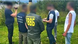 Контрабанда сигарет: на Волині на хабарі зловили прикордонника (фото)