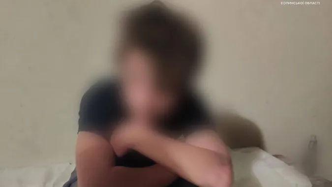 У підвалі багатоповерхівки у Луцьку вночі знайшли п’яного 15-річного хлопця