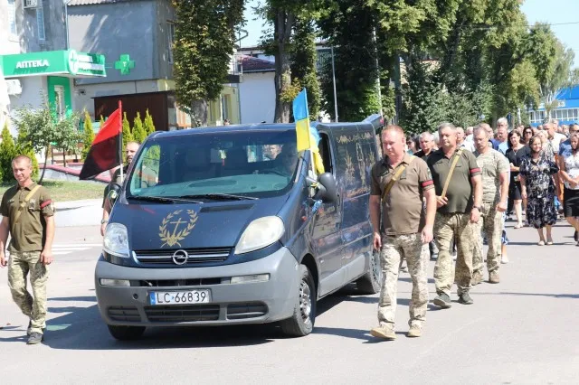 На Волині провели в останню дорогу захисника Олександра Макітру (фото)