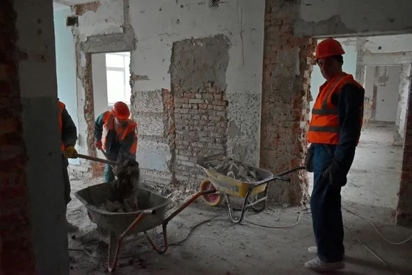 До кінця червня корпус ЛНТУ перетворять на гуртожиток для переселенців (фото)