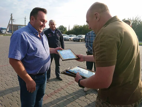 Допомога з тилу: благодійники придбали для 14-ї бригади авто (фото)