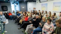«Змінив 18 професій, поки врешті не знайшов себе»: до Луцька приїздив відомий сценарист