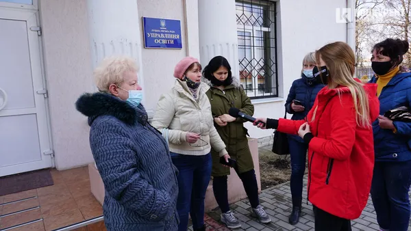Боротьба за початкову школу: батьки із Кульчина зустрілися з Зіновією Лещенко (відео)