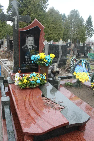 У Луцьку вшанували пам'ять загиблого в АТО капітана СБУ (фото)