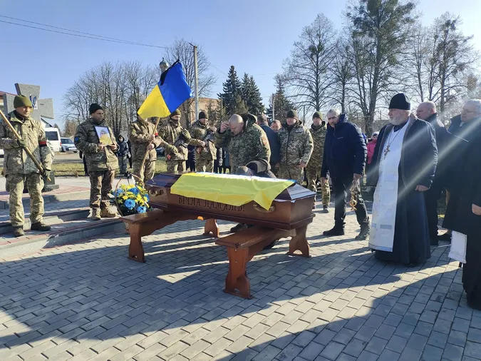 На Волині попрощалися із захисником Аркадієм Луцюком (фото)