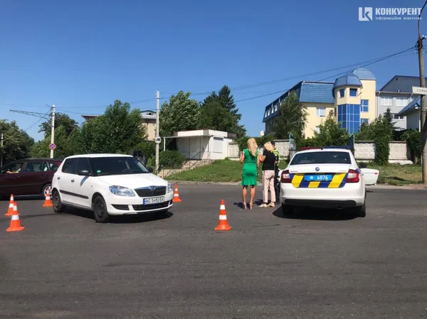 У Луцьку не розминулися мотоцикл і «шкода» – постраждав водій двоколісного (фото)