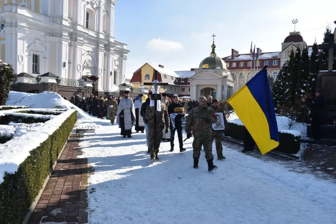 Луцьк попрощався з молодим льотчиком Ярославом Сачиком