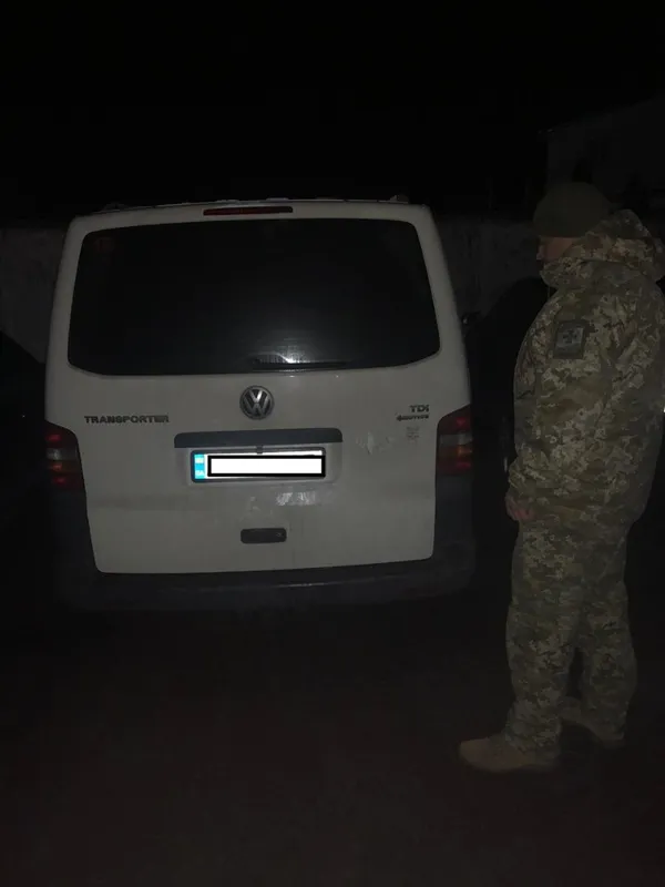 Ні пального, ні авто: на Волині зупинили бус із дизпаливом (фото)