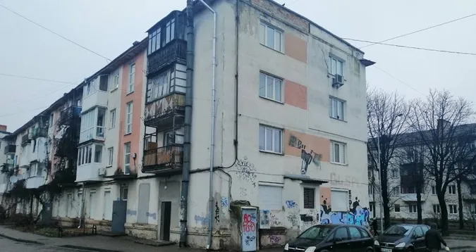 Підвал луцької багатоповерхівки здали в оренду за 1 гривню (фото)