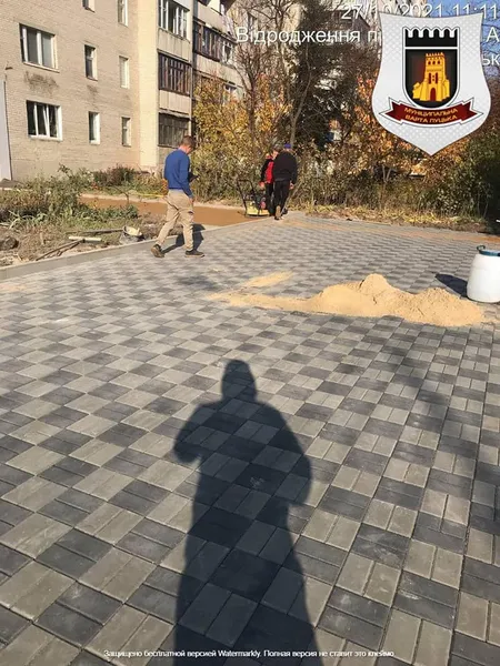 Муніципали покарали лучанина за ремонт прибудинкової території (фото)