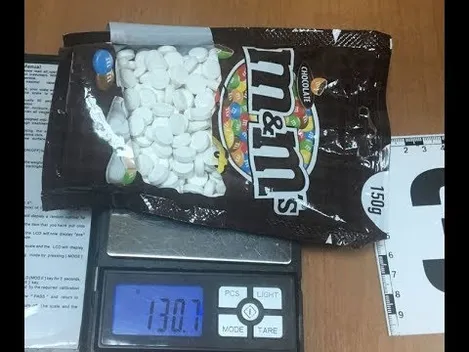 На «Ягодині» знайшли наркотики в упаковках з-під M&Ms та  Skittles