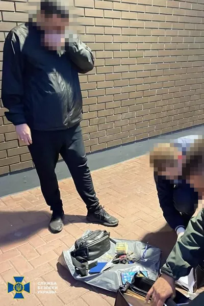 У Луцьку СБУ затримала депутата від ОПЗЖ, який допомагав ухилянтам втікати за кордон (фото, відео)