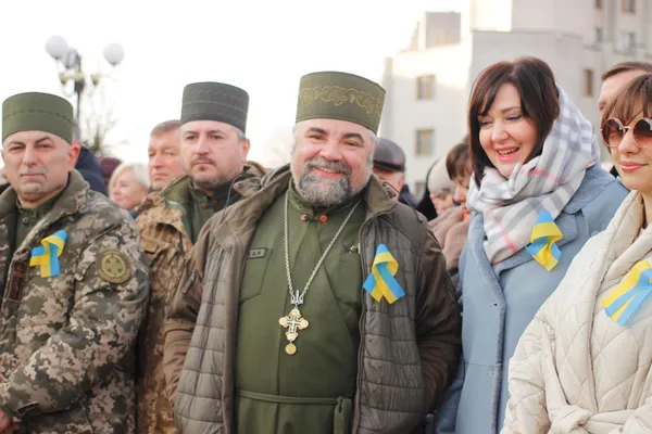 Прапори та сотні людей: як у Луцьку святкували День єднання (фото, відео)