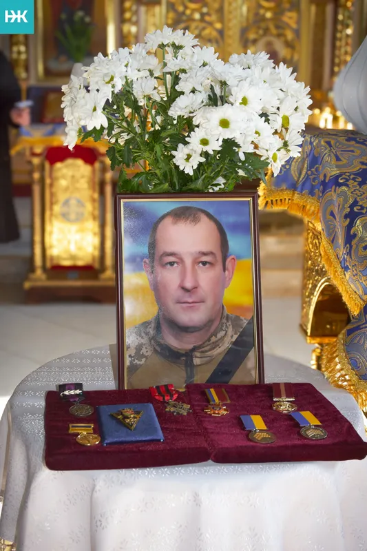 Без батька залишилися двоє дітей: на Волині попрощалися з воїном Віктором Веремійчиком (фото)