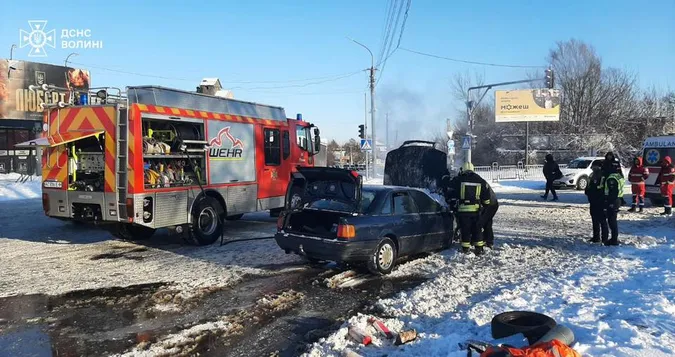 У Луцьку на Вишкові загорілася машина: назвали причину