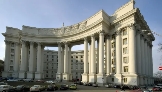 Україна закликає Угорщину не спекулювати на темі війни та підтримати нові санкції проти росії