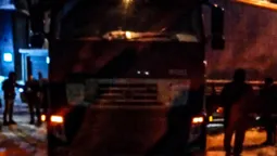 У Луцьку вантажівка перегородила дорогу: на місці працювали рятувальники
