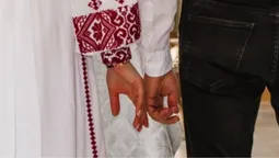 💖💒 Луцька громадська діячка повінчалася з коханим-військовим (фото)
