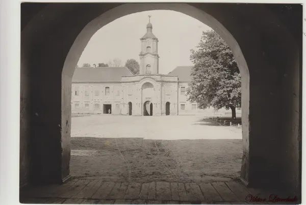 Унікальні фото Олики 1920-х років: показали рідкісний знімок найдавнішого костелу Волині