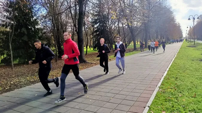 «Не мовчати, а допомагати»: у Луцьку відбувся забіг на підтримку полонених азовців