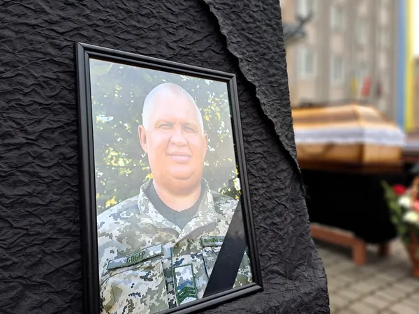 Загинули в один день: волиняни попрощались із Героями Миколою Бобром та Євгенієм Куколою (фото)
