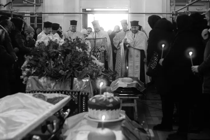У Луцьку провели в останню путь захисників Артема Одінцова та Олександра Бортніка (фото)