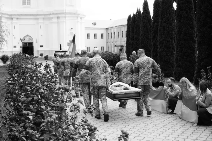 Був багатодітним батьком: на Волині попрощалися з воїном Сергієм Левчуком (фото)