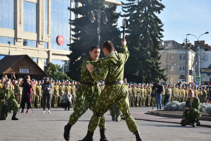 Зі зброєю і прийомами рукопашки: як приймали в Луцьку в ліцеїсти (ФОТО)