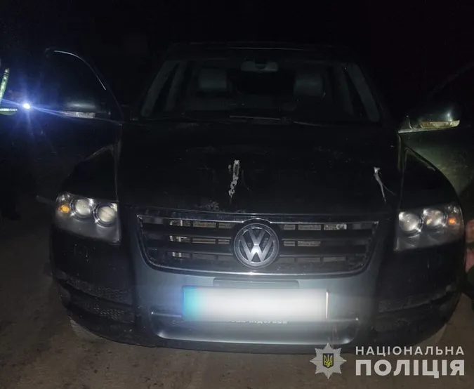 У волинянина забрали позашляховик, у якому він віз кілограм бурштину (фото)
