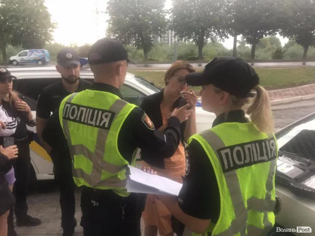 У Луцьку п'яна водійка намагалася втекти з місця аварії (фото)