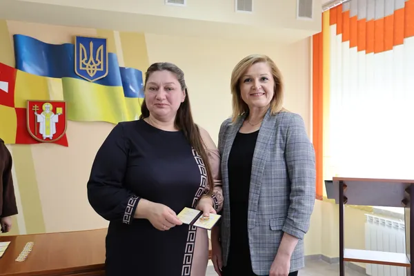Президент присвоїв звання «Мати-героїня» дев'ятьом лучанкам (фото)