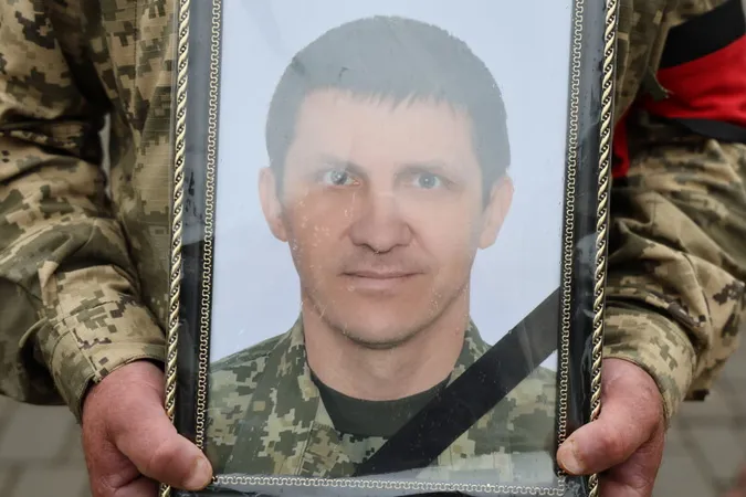 У Луцьку в останню дорогу провели Героя Валерія Васейчука (фото)