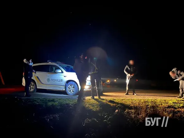 В Нововолинську водій з'їхав у кювет, бо хотів об'їхати п'яну пішохідку (фото)