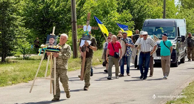 Нововолинська громада попрощалася з воїном Сергієм Бабкіним (фото)