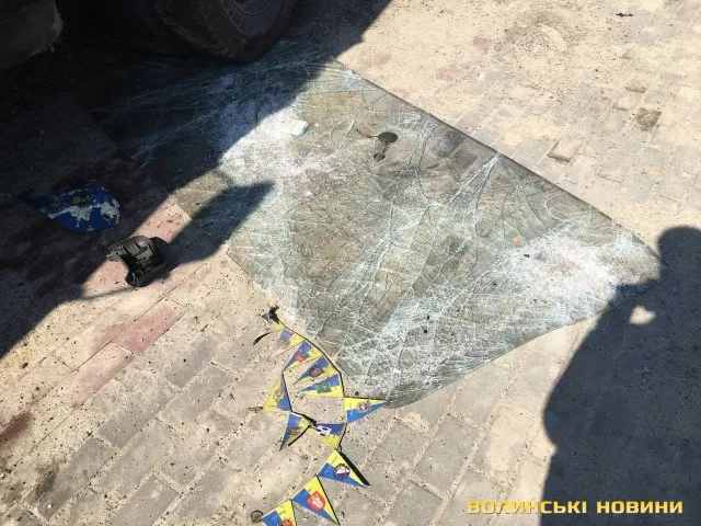 У Луцьку маршрутка протаранила вантажівку. Семеро людей – в лікарні (фото, відео)