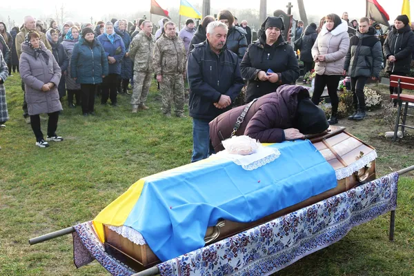 Понад рік вважався зниклим: на Волині попрощалися із солдатом Василем Цвілюком (фото)