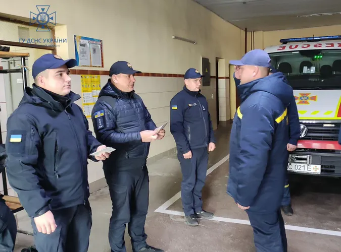 У Луцьку відзначили нагородами саперів ДСНС (фото)