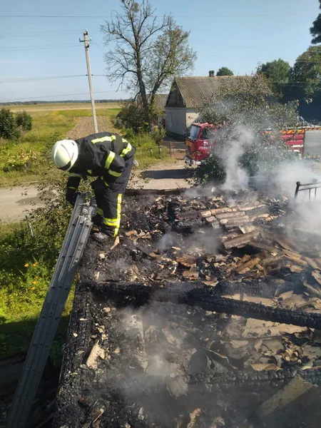 У селі на Волині горіла хата: подробиці серйозної пожежі (фото)