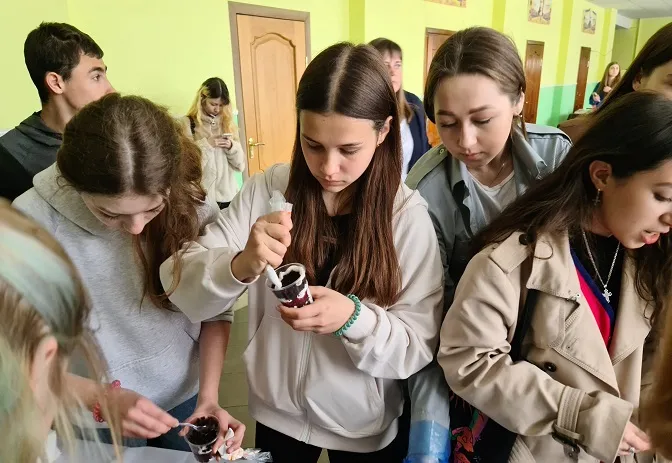 Тортики, напої та печиво: у Підгайцях до Дня кондитера влаштували смачний майстер-клас (фото)