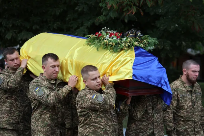 У Луцьку в останню дорогу провели молодого воїна Максима Нагорного (фото)
