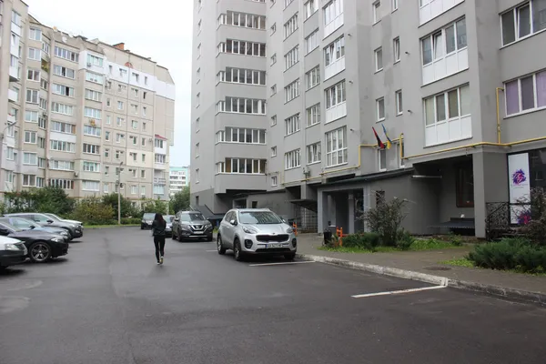 Знущався над хворим собакою: активісти навідалися до лучанина (фото, відео)