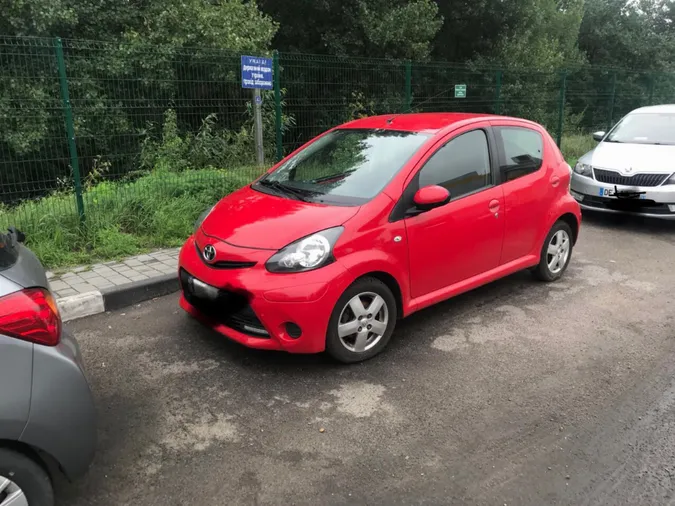 Волинські митники забирають «євробляхи» з фіктивними документами
